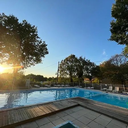 4-Gite 4 Personnes Avec Piscine Saint-Aubin-de-Nabirat Exterior foto