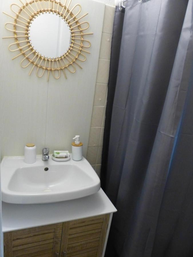 4-gite 4 Personnes Avec Piscine *